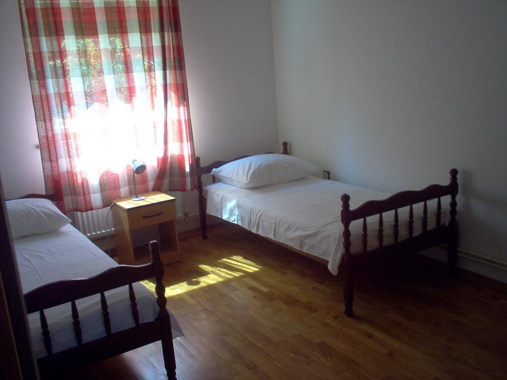 Apartment Karmen โตรกีร์ ห้อง รูปภาพ