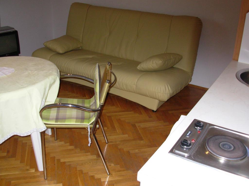 Apartment Karmen โตรกีร์ ห้อง รูปภาพ